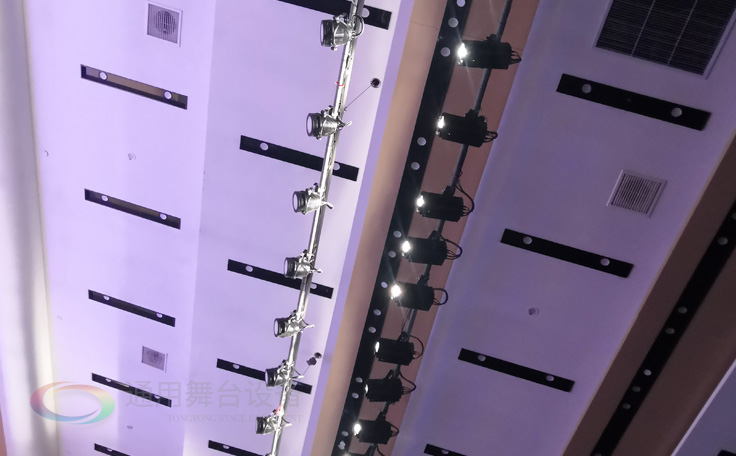 南京某國企禮堂舞臺系統分項工程通過質量驗收 涉及舞臺吊桿、舞臺燈光等項目 現已投入使用